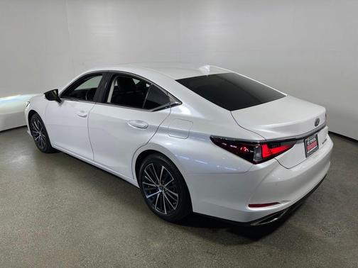 2025 Lexus ES 350 Base