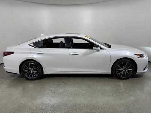 2025 Lexus ES 350 Base