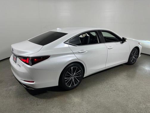 2025 Lexus ES 350 Base