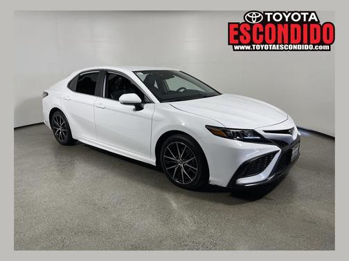 Ice Cap 2024 Toyota Camry SE