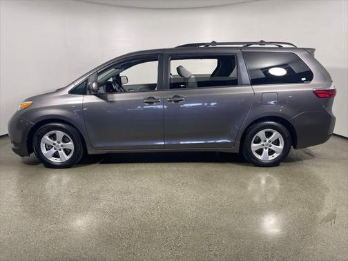 2017 Toyota Sienna LE