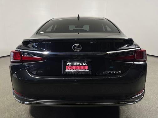 2024 Lexus ES 300h Base