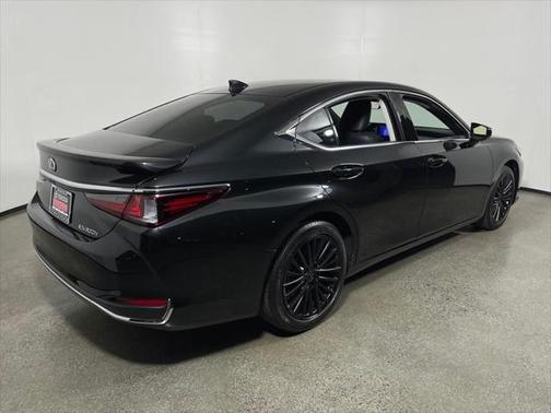 2024 Lexus ES 300h Base