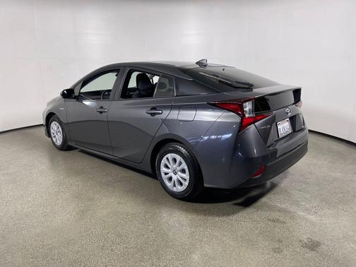 2019 Toyota Prius LE