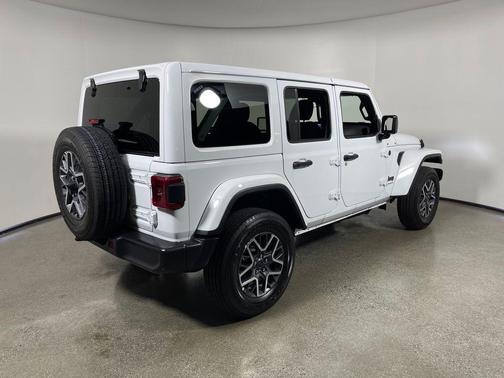 Bright White Clearcoat 2025 Jeep Wrangler 4-Door Sahara 4x4