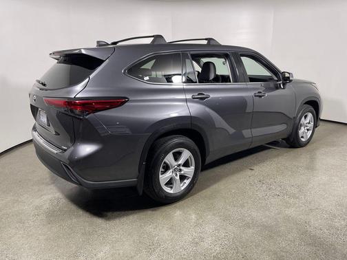 2022 Toyota Highlander L
