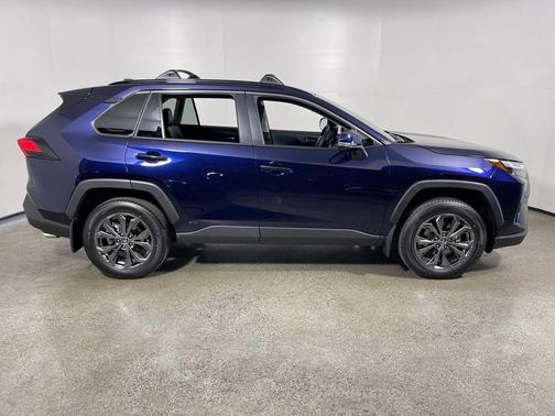 2025 Toyota RAV4 Hybrid XLE Premium