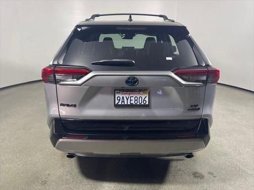 2022 Toyota RAV4 Hybrid SE