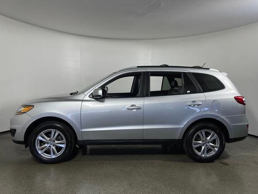 2011 Hyundai SANTA FE SE