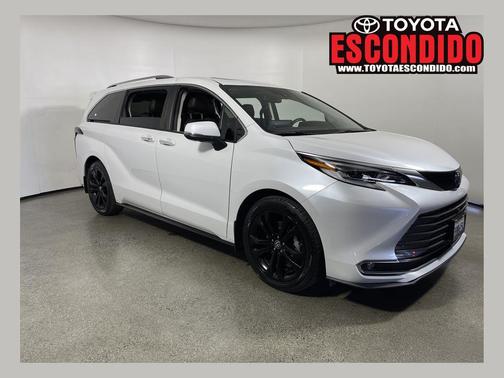 2023 Toyota Sienna Platinum 7 Passenger