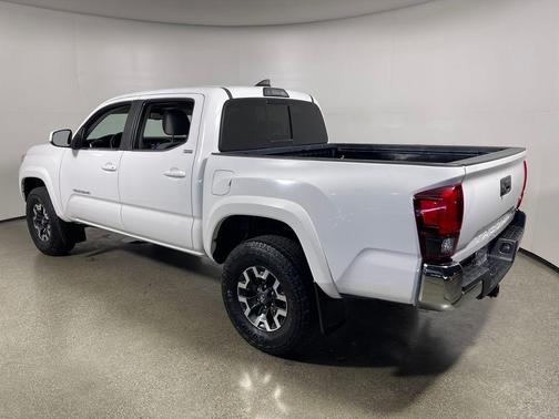 Super White 2018 Toyota Tacoma SR5
