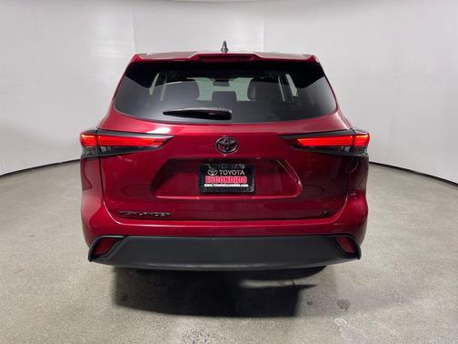 2023 Toyota Highlander LE