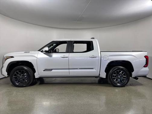 2025 Toyota Tundra Hybrid Platinum
