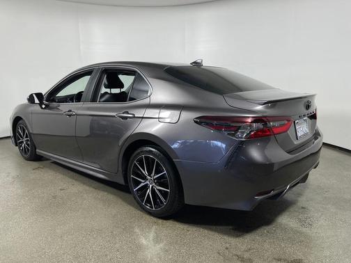 Predawn Gray Mica 2022 Toyota Camry SE