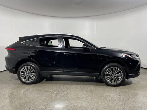 2022 Toyota Venza XLE