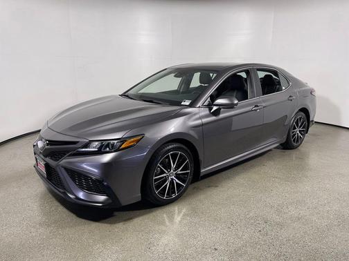 Predawn Gray Mica 2023 Toyota Camry SE