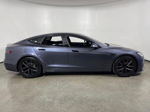 2022 Tesla Model S Base