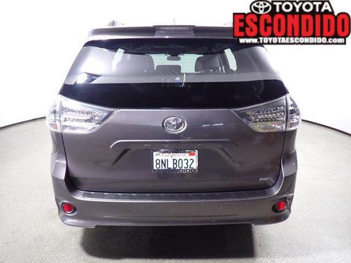 2020 Toyota Sienna SE