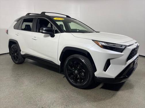 2022 Toyota RAV4 Hybrid SE
