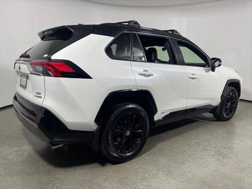 2022 Toyota RAV4 Hybrid SE