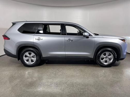 2026 Toyota Highlander LE