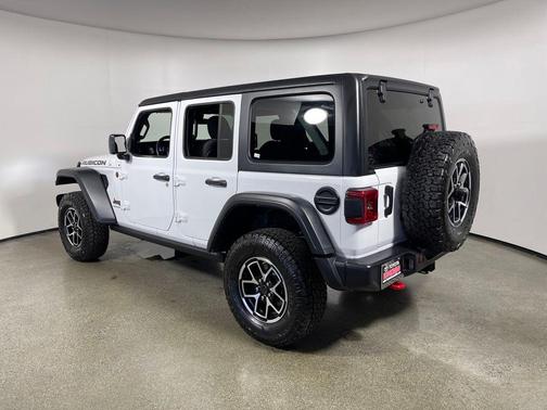 Bright White Clearcoat 2025 Jeep Wrangler Rubicon