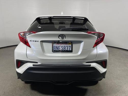 2020 Toyota C-HR LE