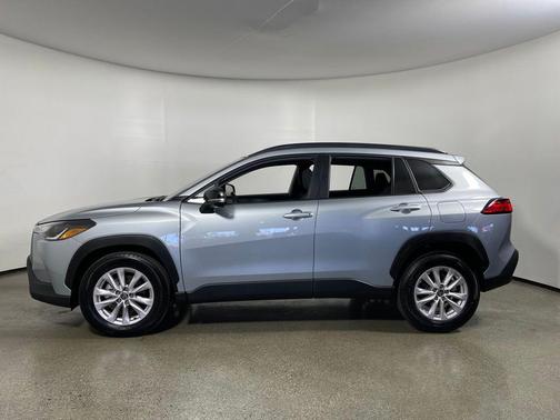 2025 Toyota Corolla Cross LE