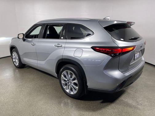 2023 Toyota Highlander Hybrid Limited