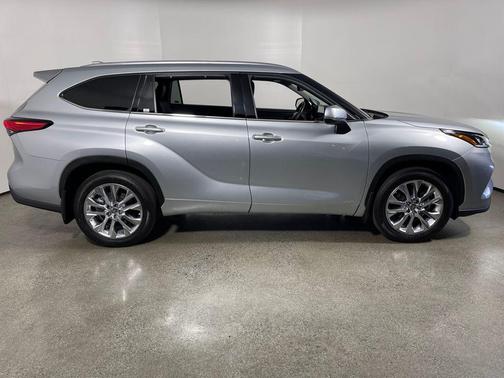 2023 Toyota Highlander Hybrid Limited