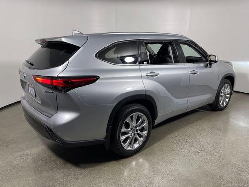 2023 Toyota Highlander Hybrid Limited