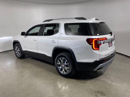 White Frost Tricoat 2023 GMC Acadia SLT