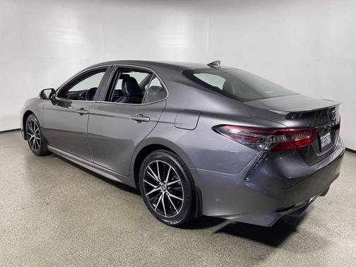 Predawn Gray Mica 2023 Toyota Camry SE