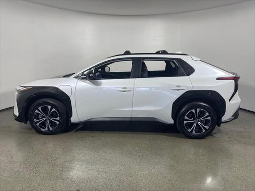 2025 Toyota bZ4X XLE