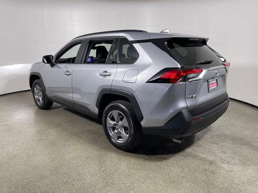 2025 Toyota RAV4 Hybrid SE