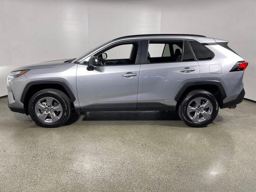 2025 Toyota RAV4 Hybrid SE