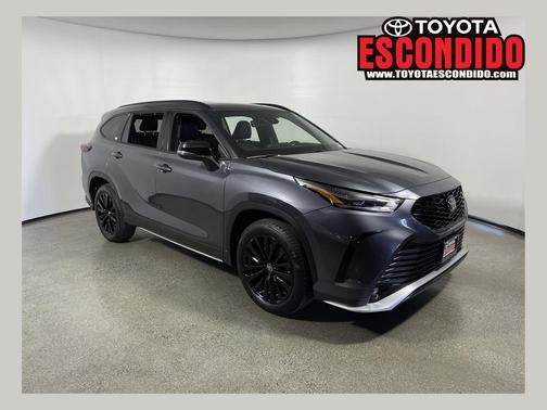 Magnetic Gray Metallic 2025 Toyota Highlander XSE