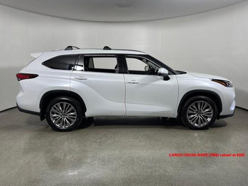 Wind Chill Pearl 2022 Toyota Highlander Platinum