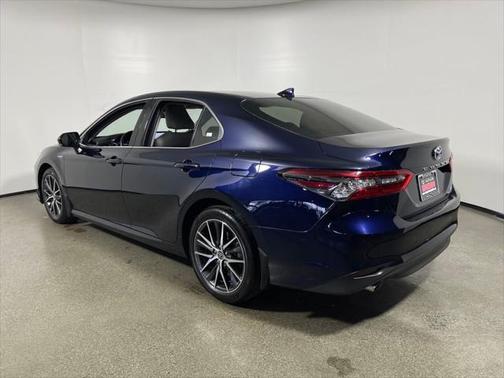 2021 Toyota Camry Hybrid XLE