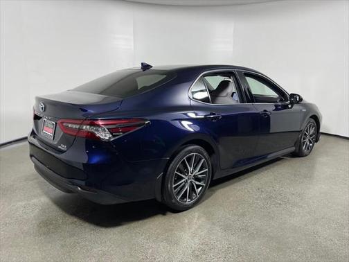 2021 Toyota Camry Hybrid XLE