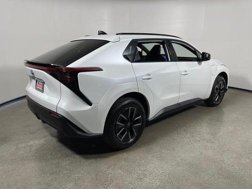 2026 Toyota bZ XLE Plus