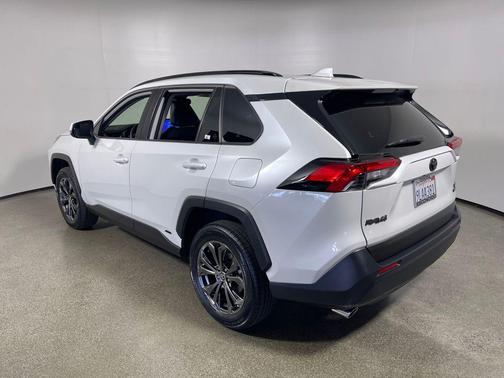 2024 Toyota RAV4 Hybrid XLE Premium