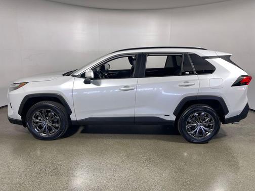 2024 Toyota RAV4 Hybrid XLE Premium