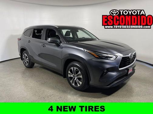 Magnetic Gray Metallic 2024 Toyota Highlander XLE