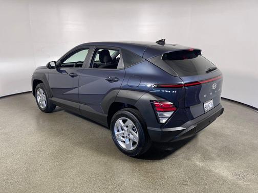 2025 Hyundai KONA SE
