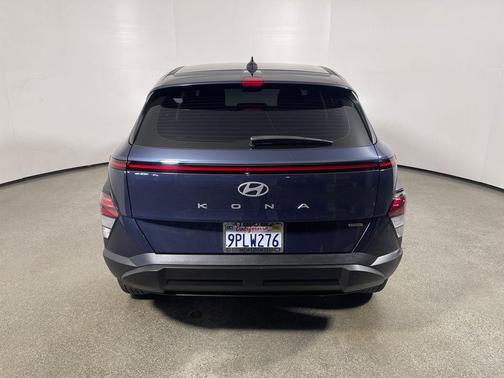 2025 Hyundai KONA SE