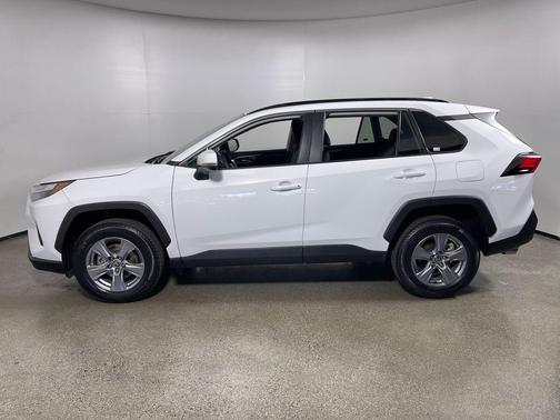 Ice Cap 2024 Toyota RAV4 XLE