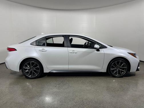 Wind Chill Pearl 2022 Toyota Corolla SE