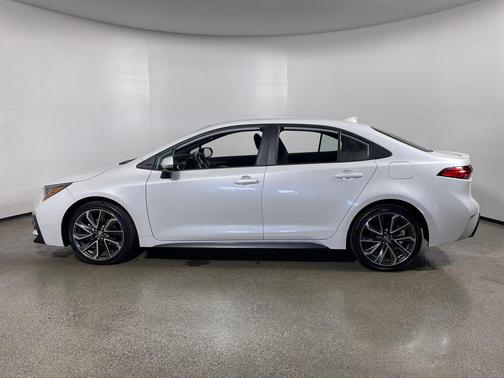 Wind Chill Pearl 2022 Toyota Corolla SE