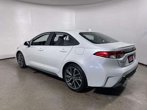 Wind Chill Pearl 2022 Toyota Corolla SE